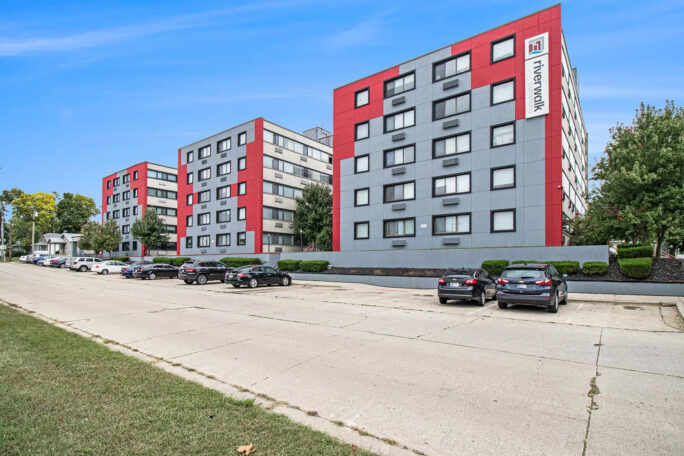 Gallery Image (3 of 18)